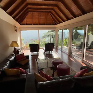 https://refugio-das-camelias.madeira-islandshotels.com