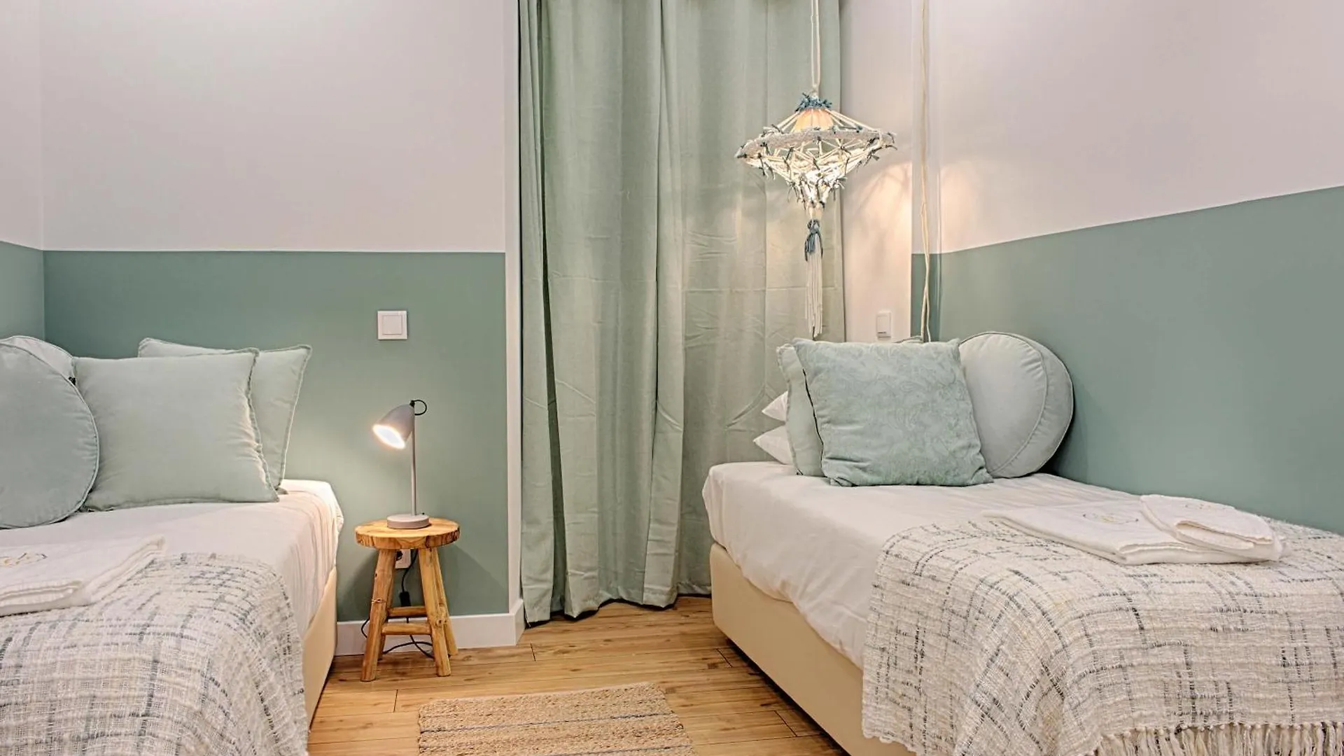 Guesthouse By Trip2Portugal Lisbon 0*,
